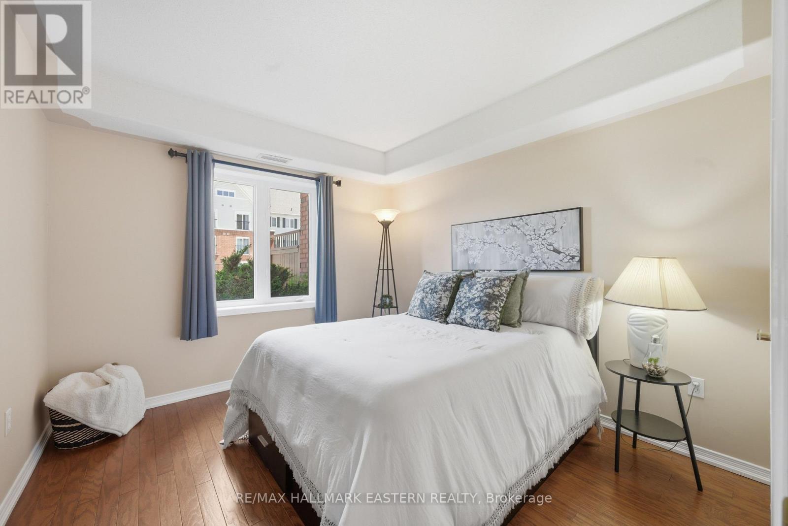 #101 300 SPILLSBURY DRIVE - 13