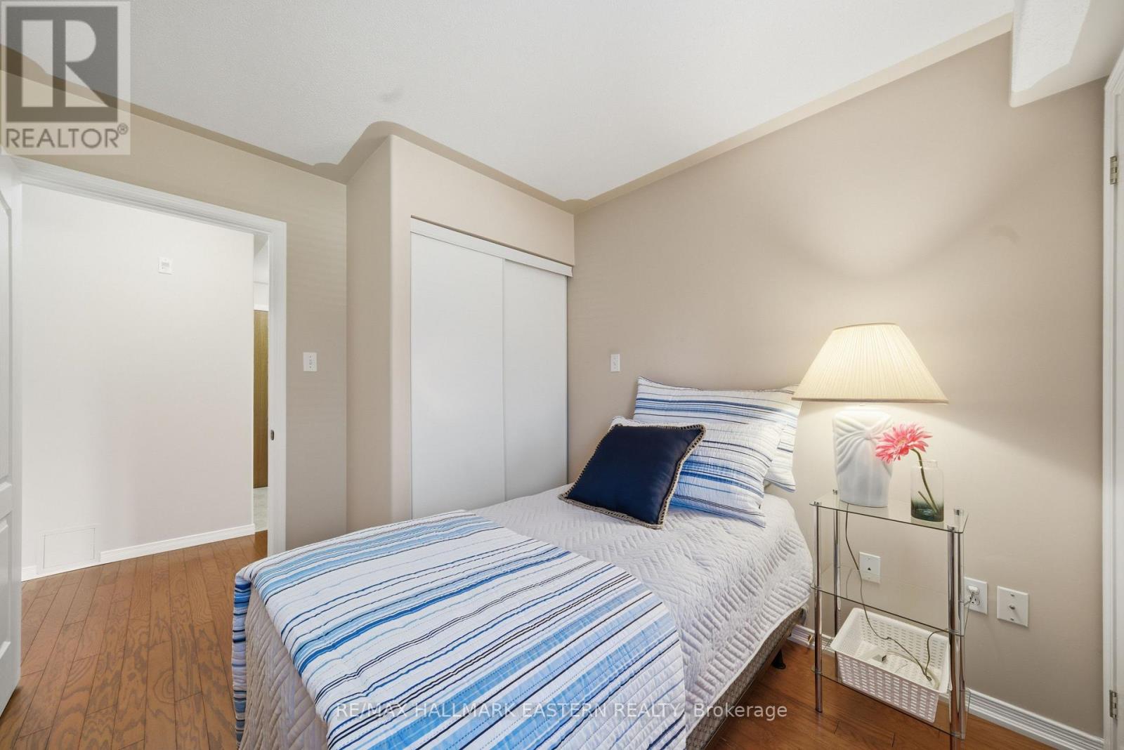#101 300 SPILLSBURY DRIVE - 15