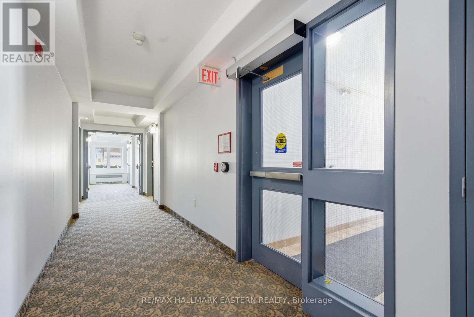 #101 300 SPILLSBURY DRIVE - 24