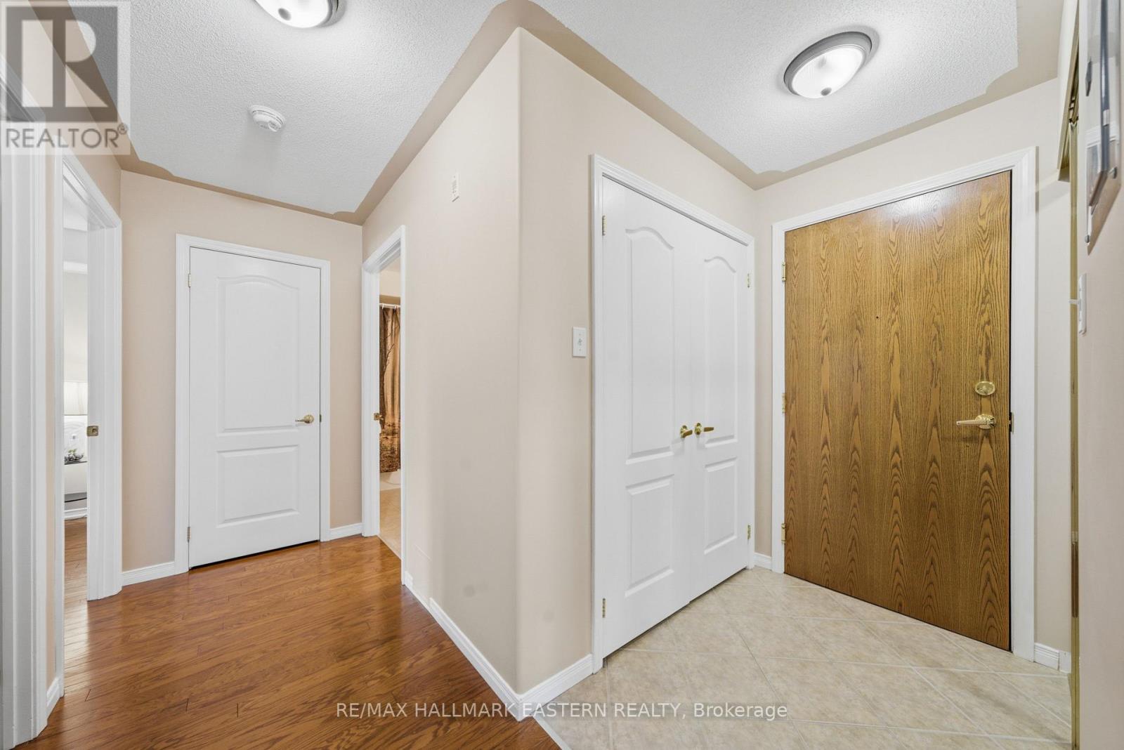 #101 300 SPILLSBURY DRIVE - 4