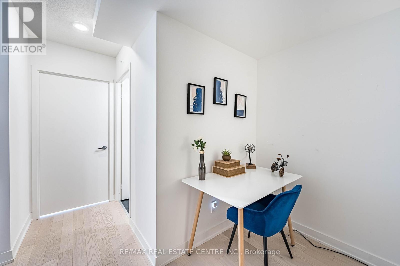 #312 25 RICHMOND STREET E - 12