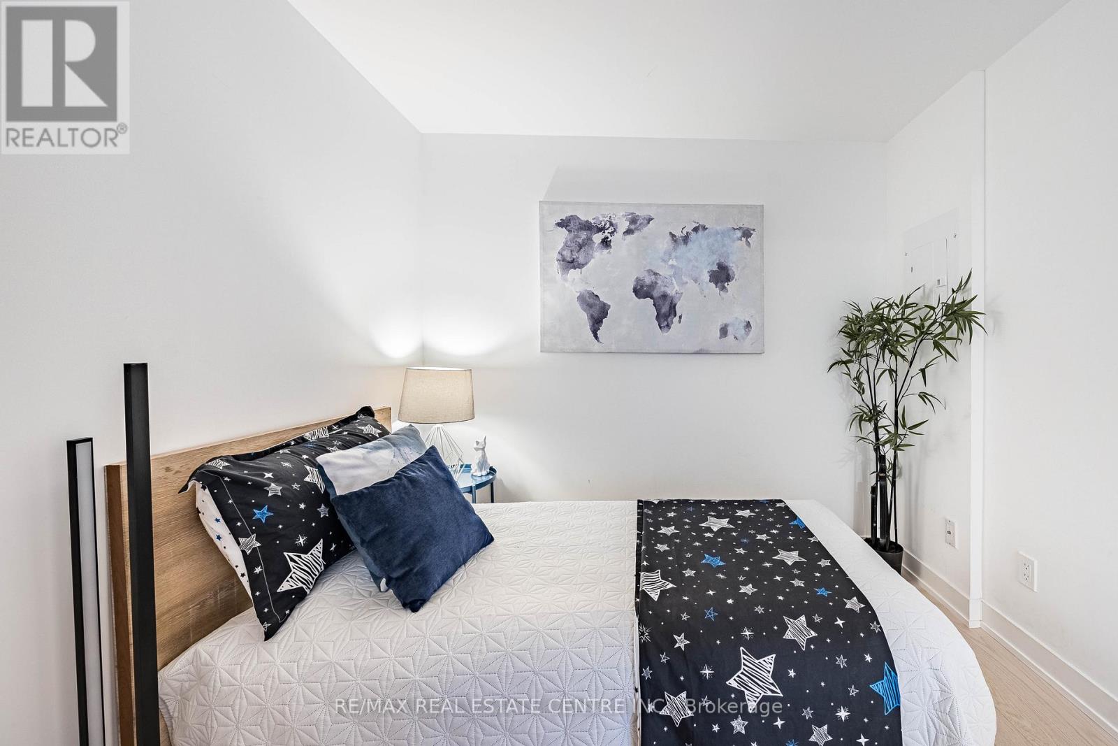 #312 25 RICHMOND STREET E - 11