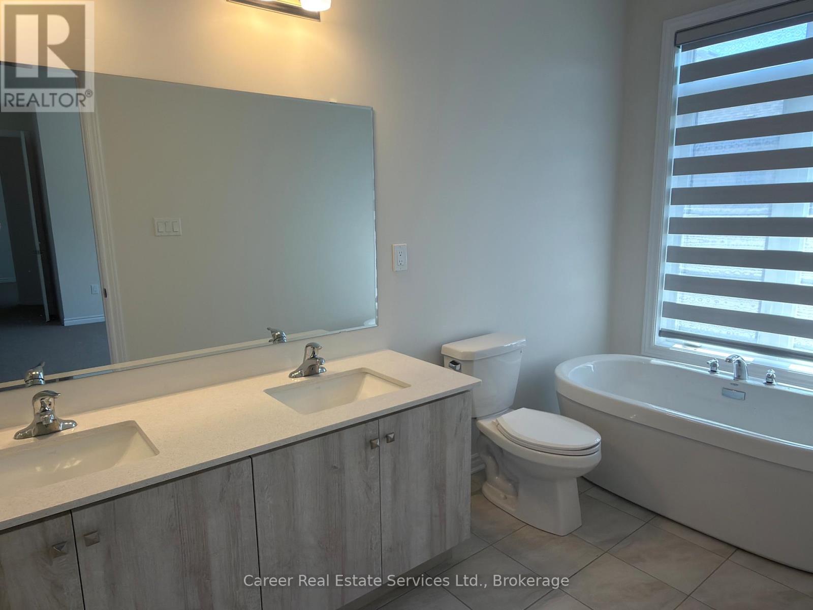 1 WATERFRONT CRESCENT - 15