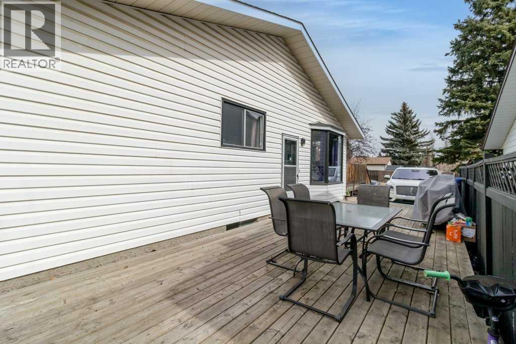 side deck and entrance