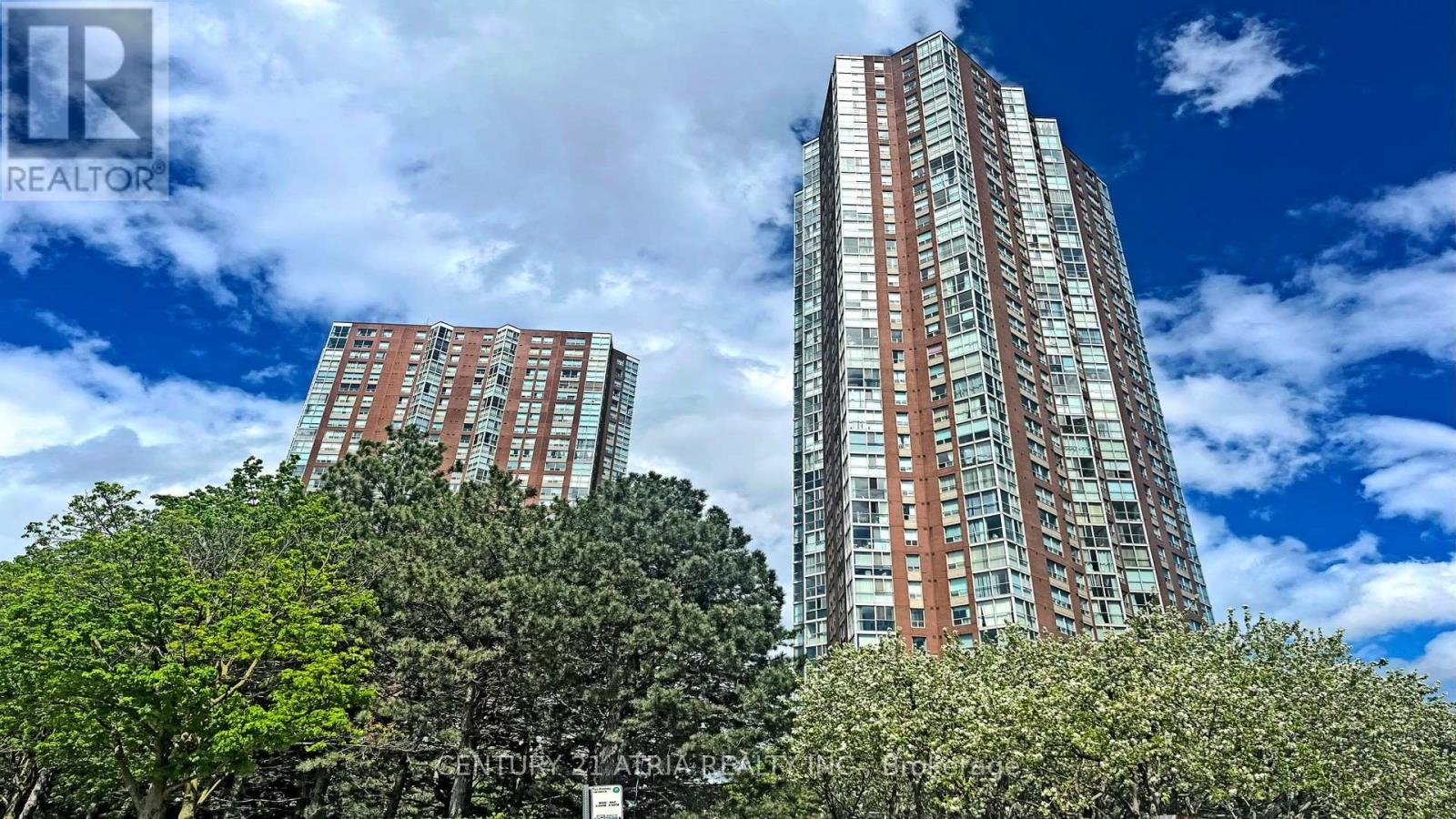#2502 5 CONCORDE PLACE - Image 2