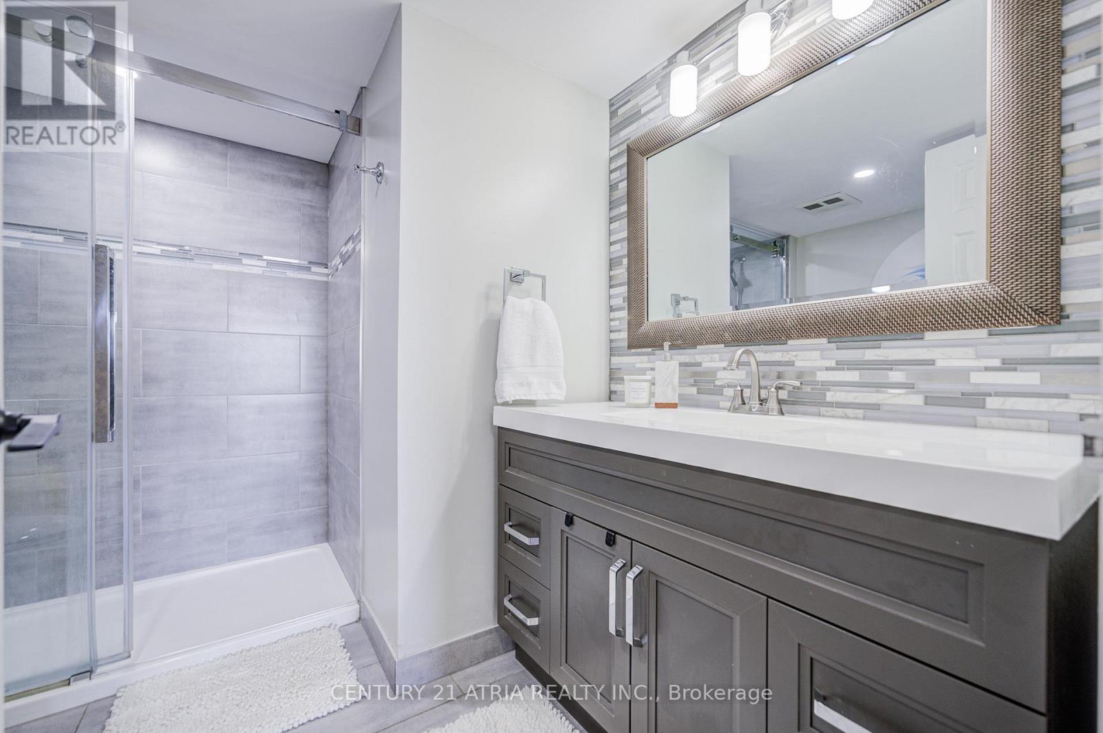 #2502 5 CONCORDE PLACE - 38