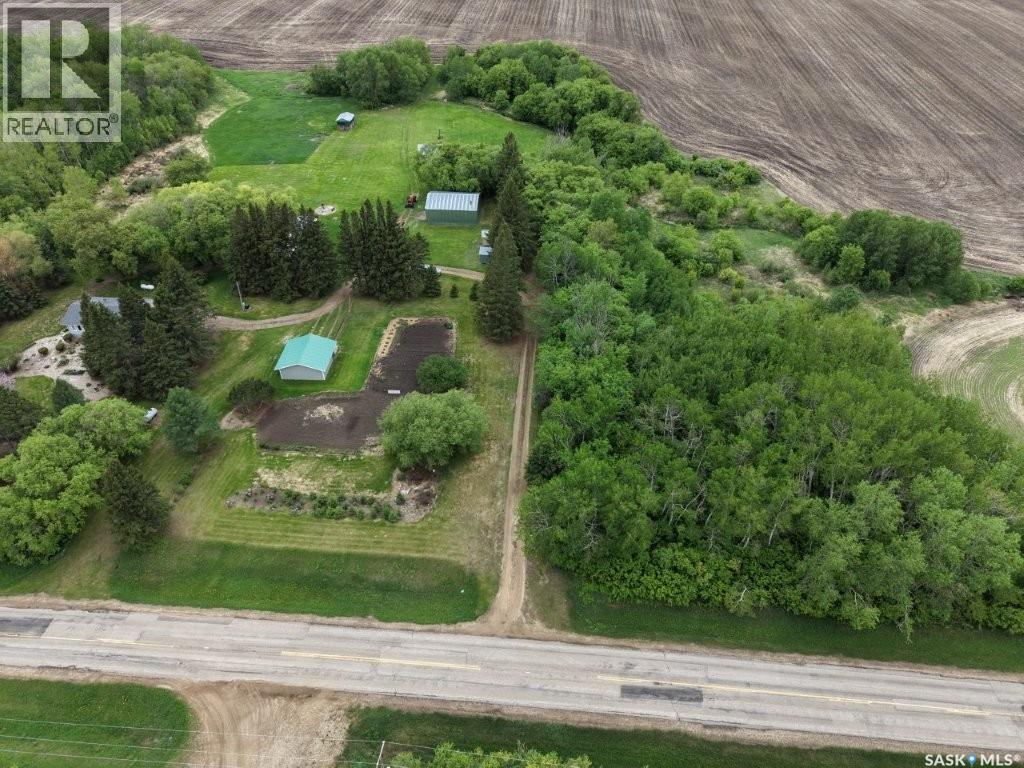 22 acres picture perfect acreage Norquay - 1