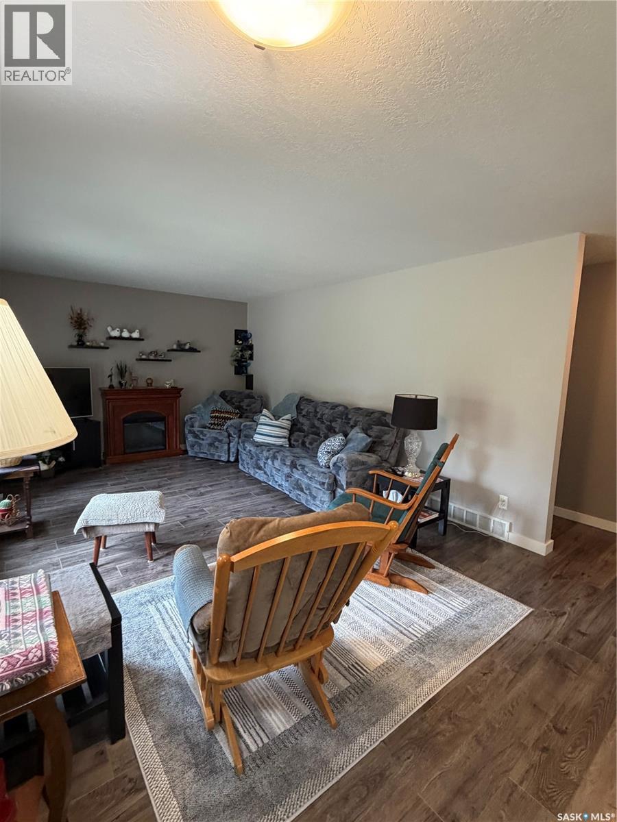 22 acres picture perfect acreage Norquay - 12