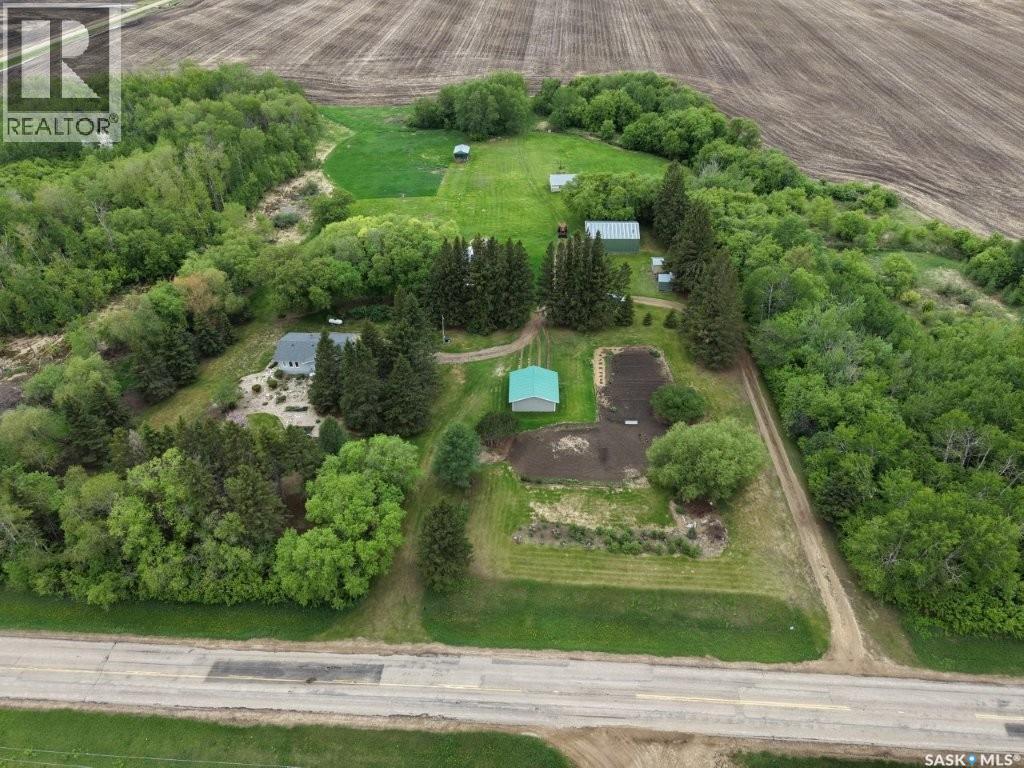 22 acres picture perfect acreage Norquay - 46