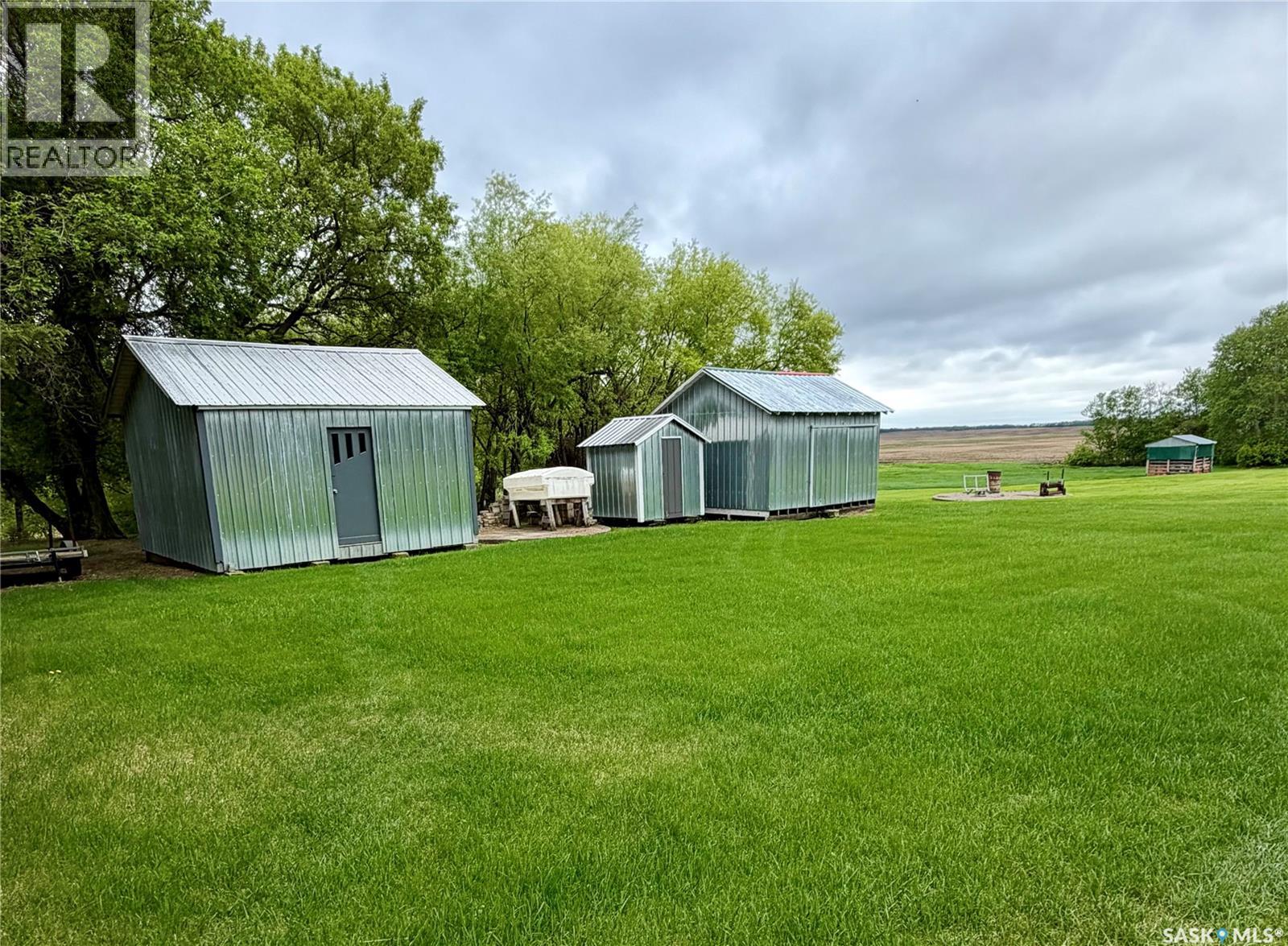 22 acres picture perfect acreage Norquay - 39
