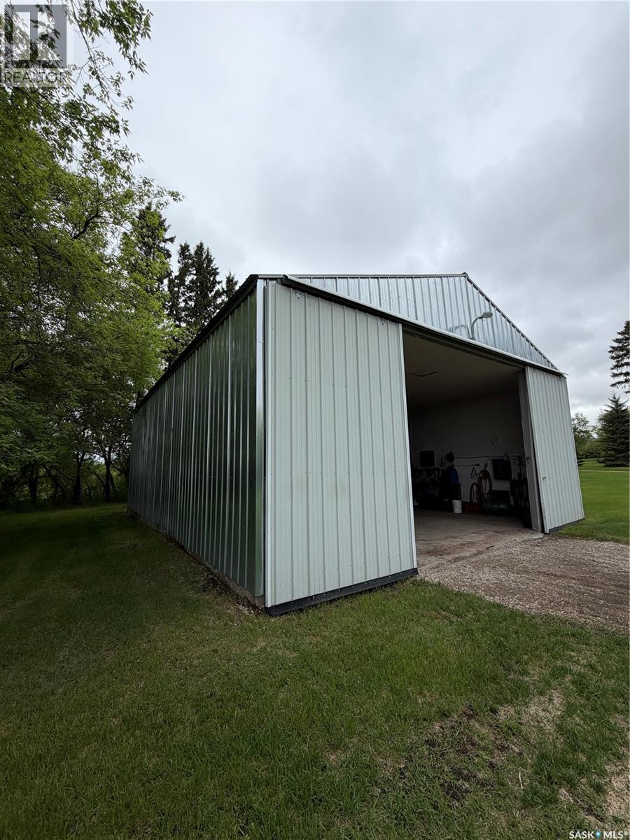 22 acres picture perfect acreage Norquay - 35