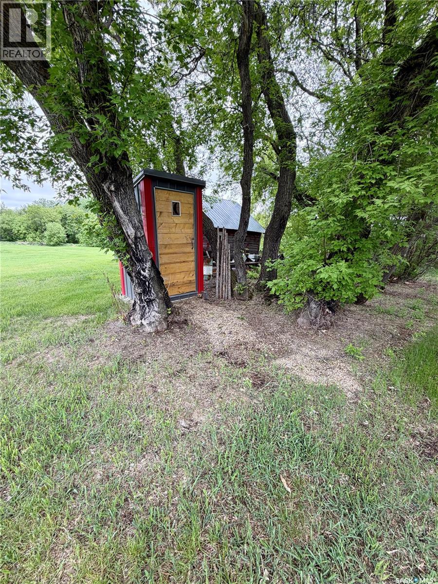 22 acres picture perfect acreage Norquay - 44