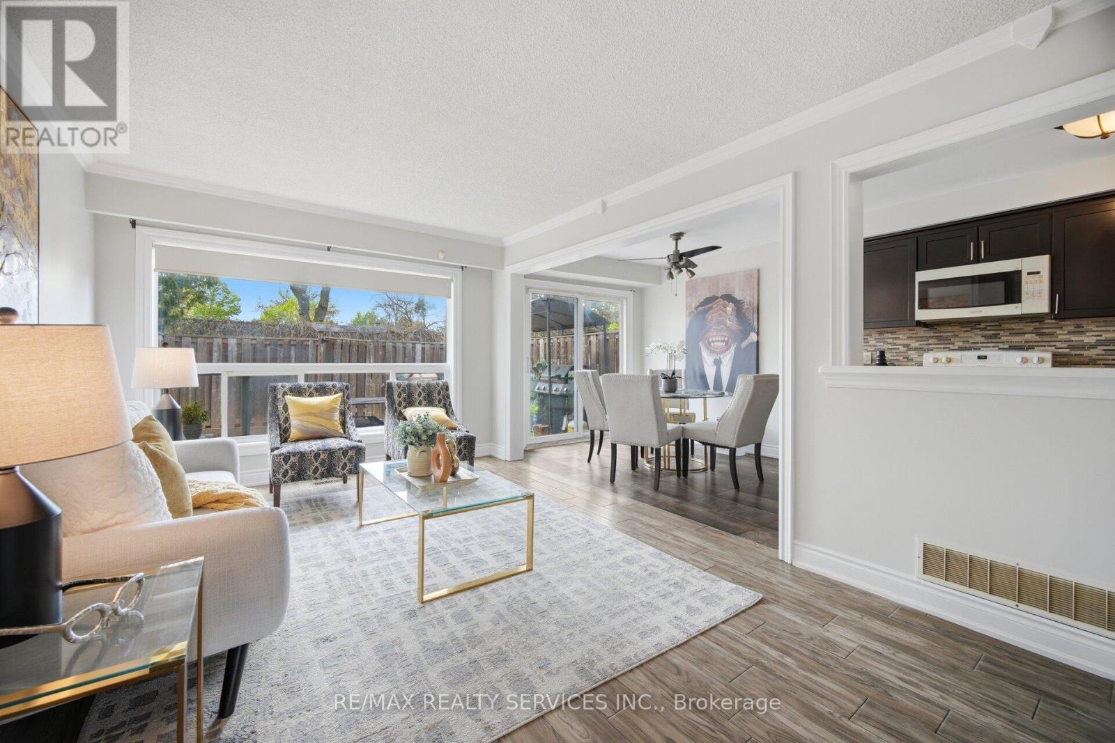 #47 43 VODDEN COURT - 10