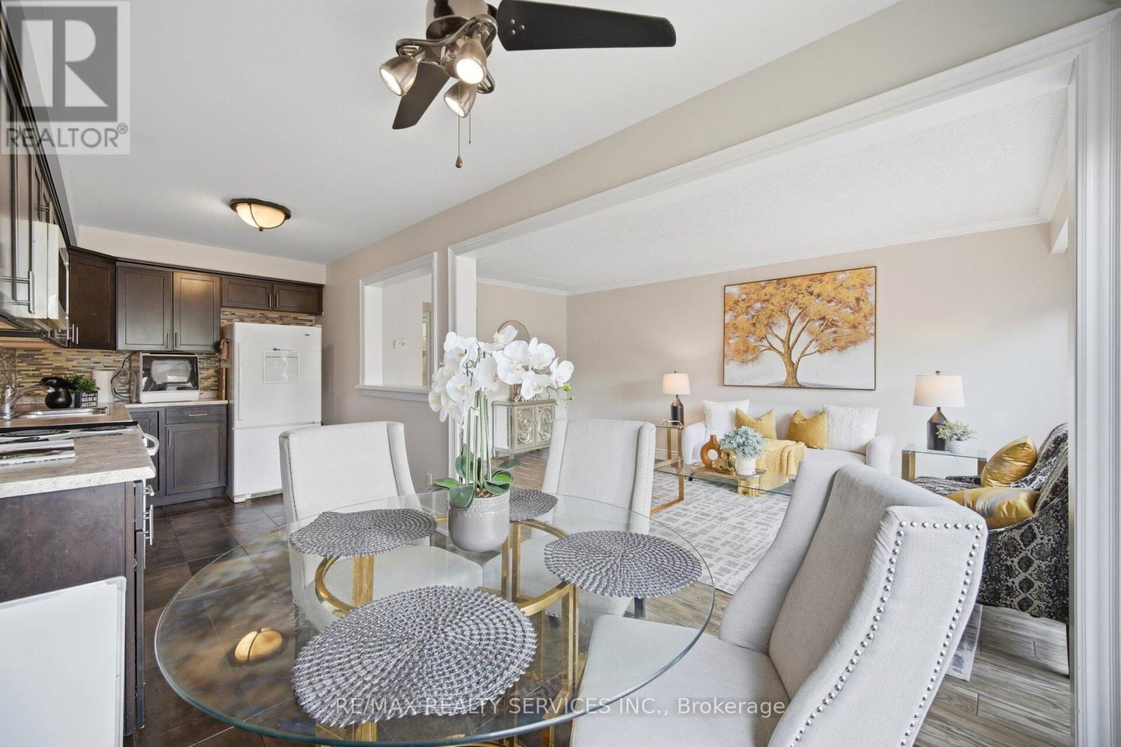 #47 43 VODDEN COURT - 15