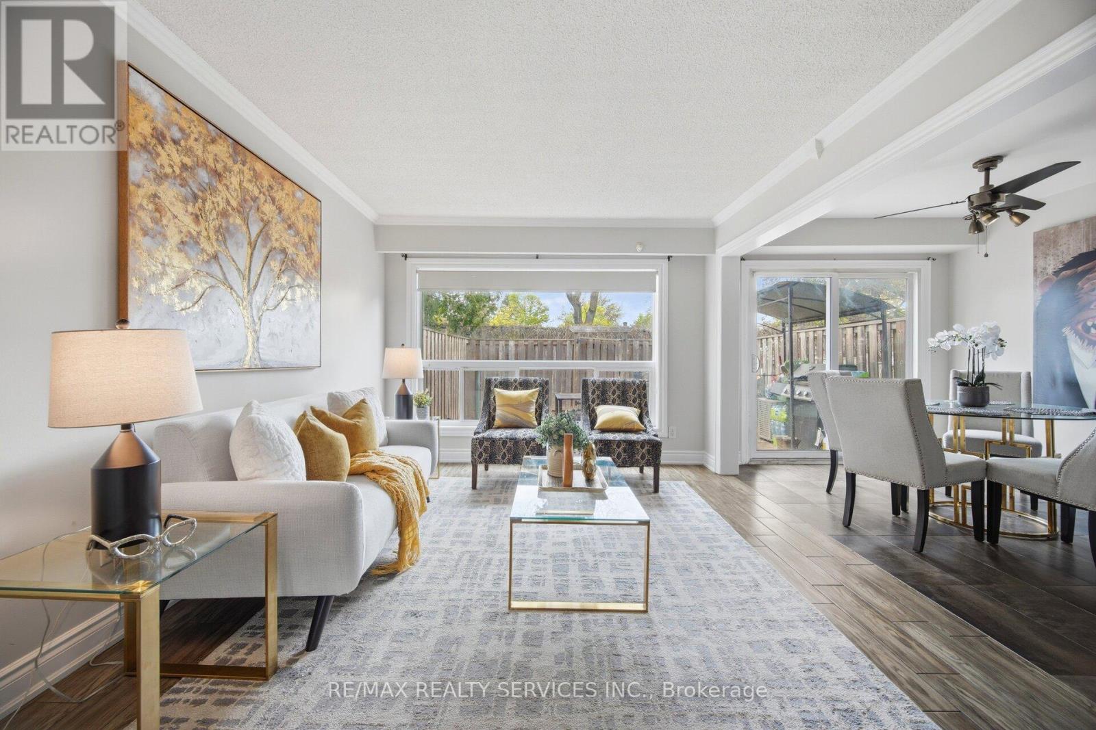 #47 43 VODDEN COURT - 2