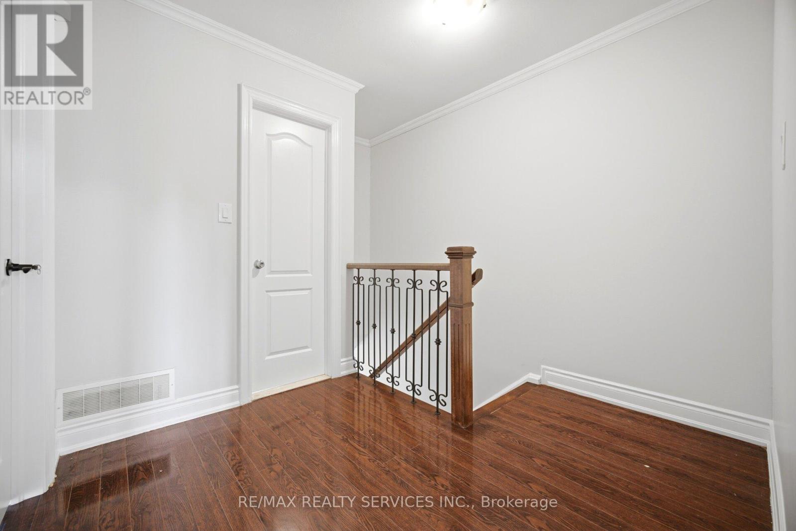 #47 43 VODDEN COURT - 22
