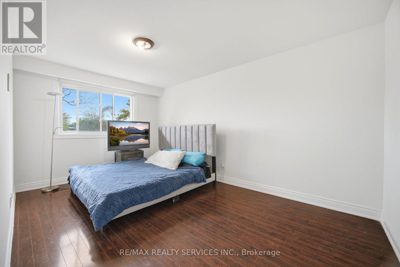 #47 43 VODDEN COURT - 23