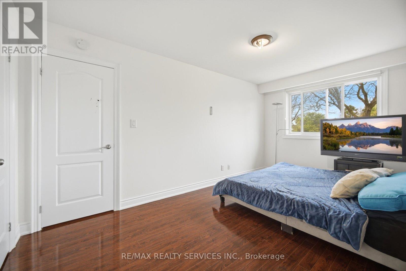 #47 43 VODDEN COURT - 24