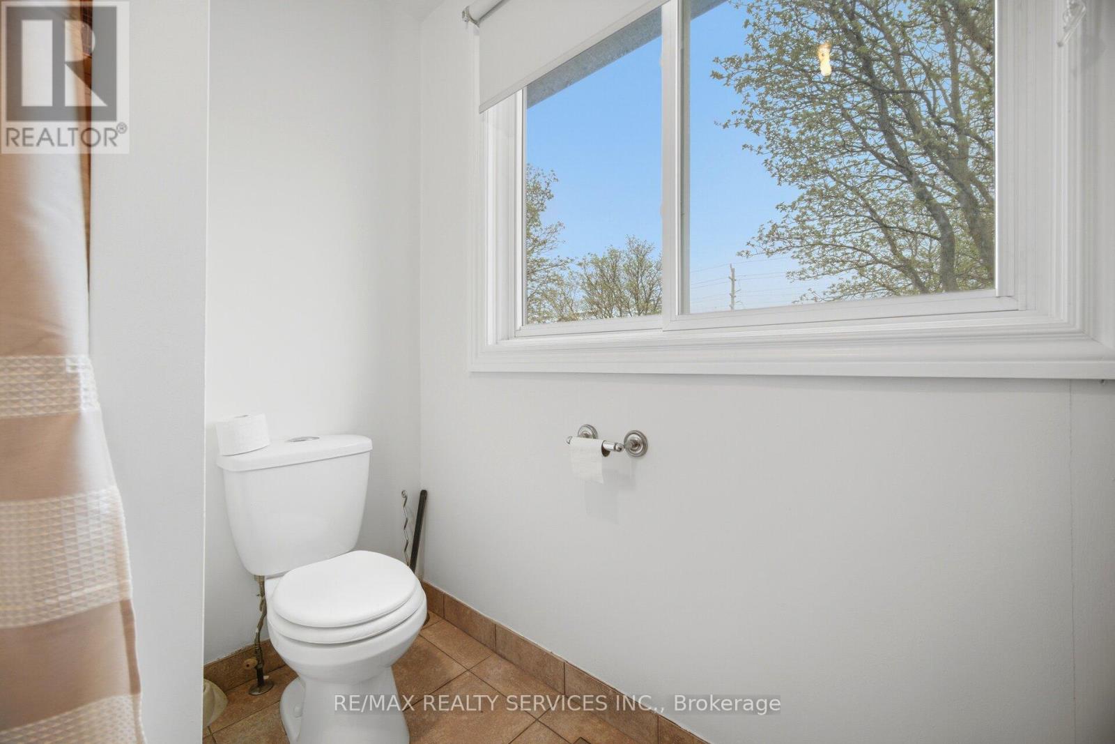 #47 43 VODDEN COURT - 30