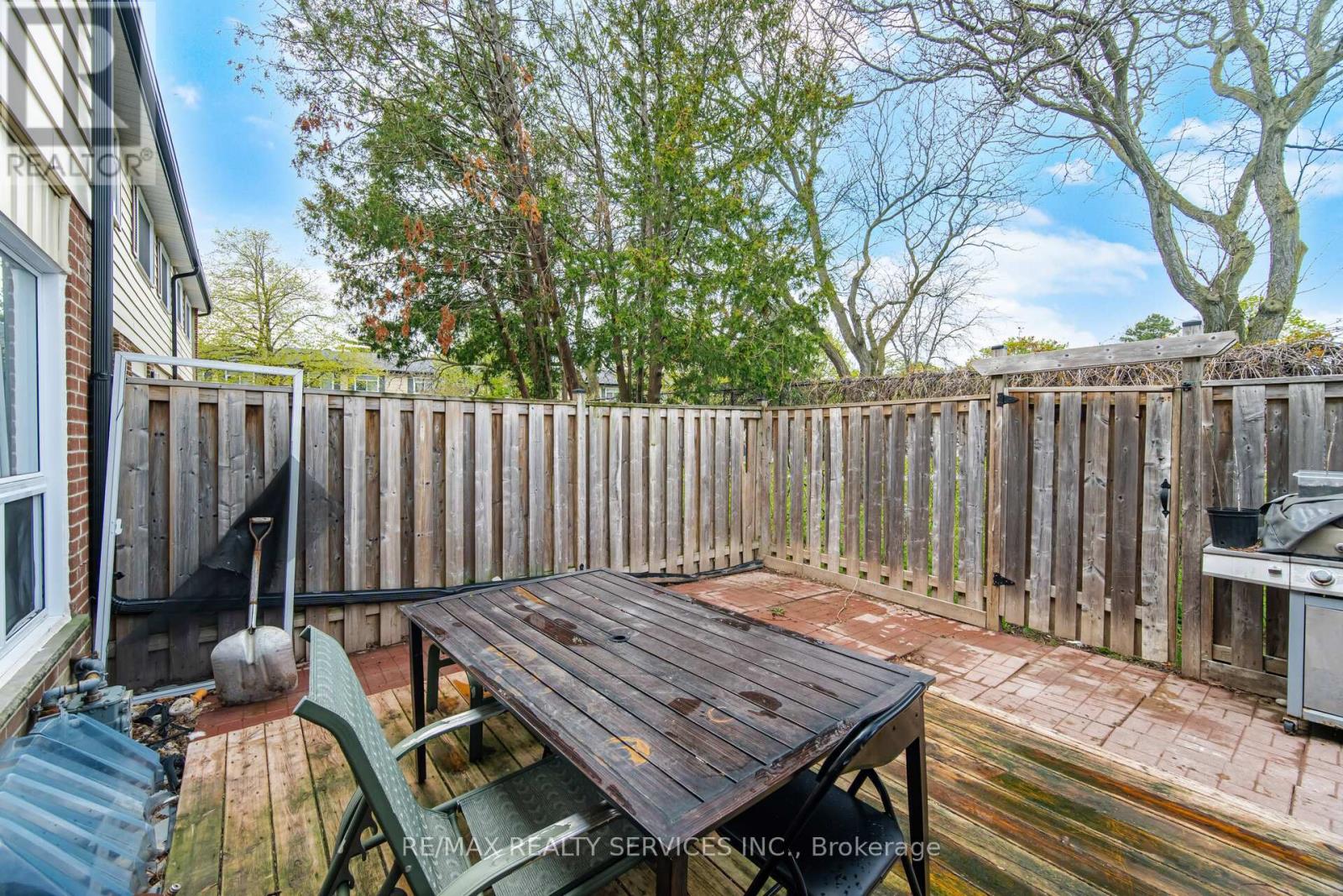 #47 43 VODDEN COURT - 37