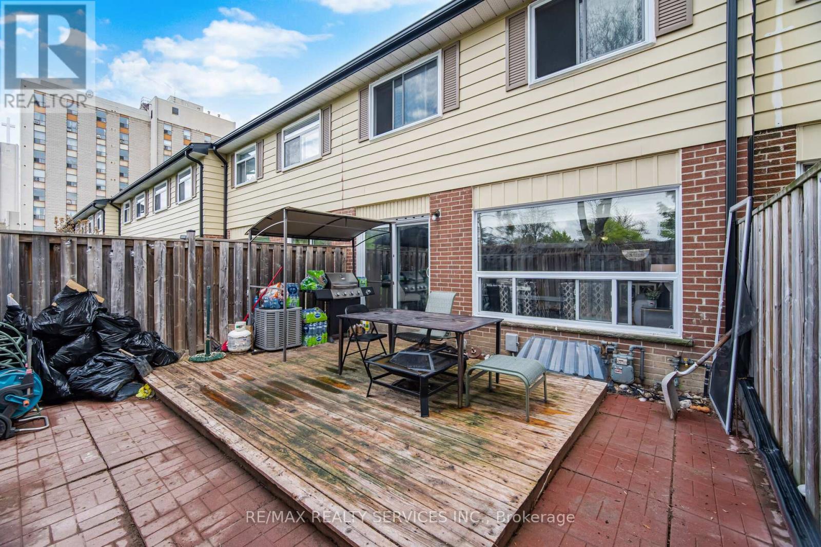 #47 43 VODDEN COURT - 39