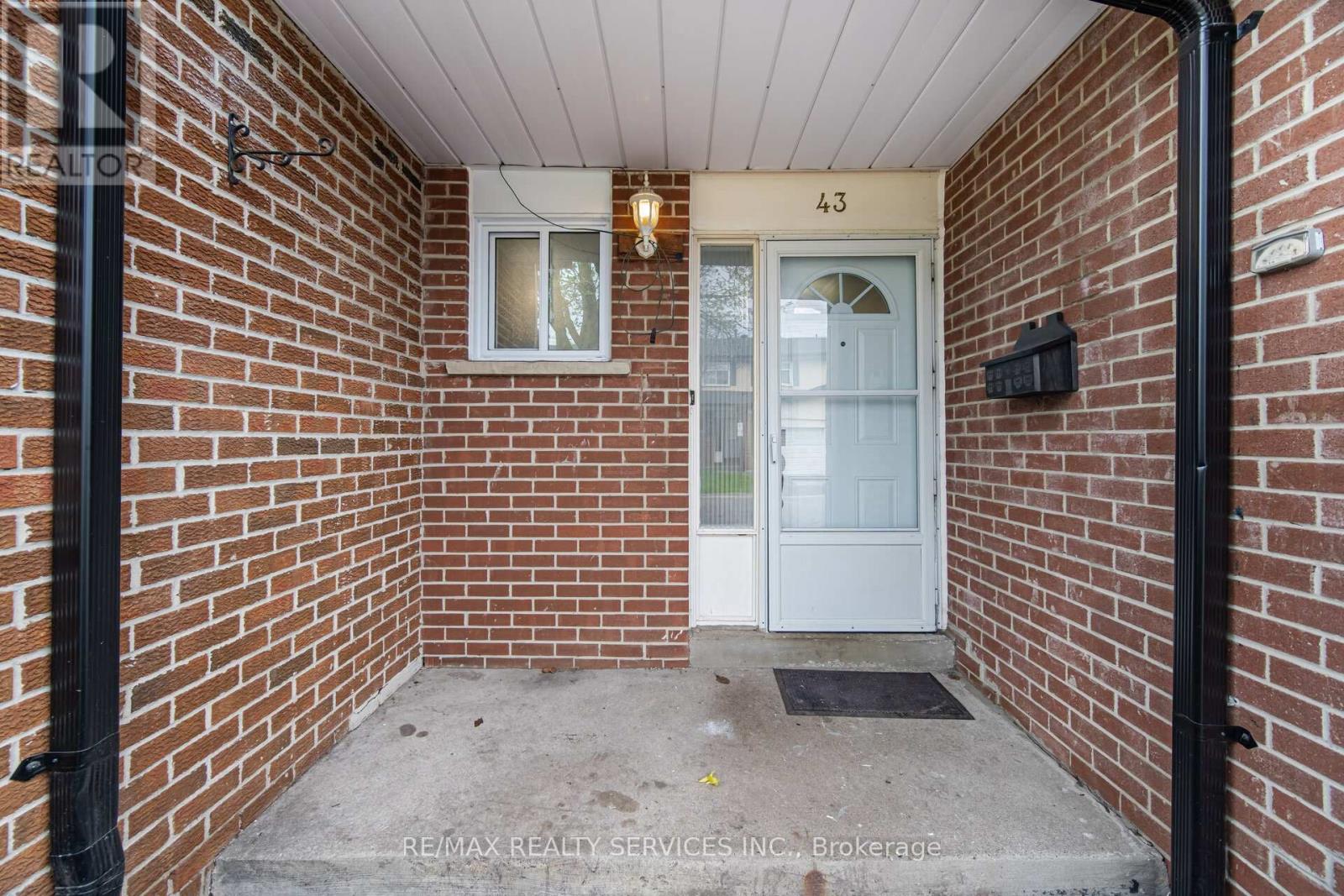 #47 43 VODDEN COURT - 8