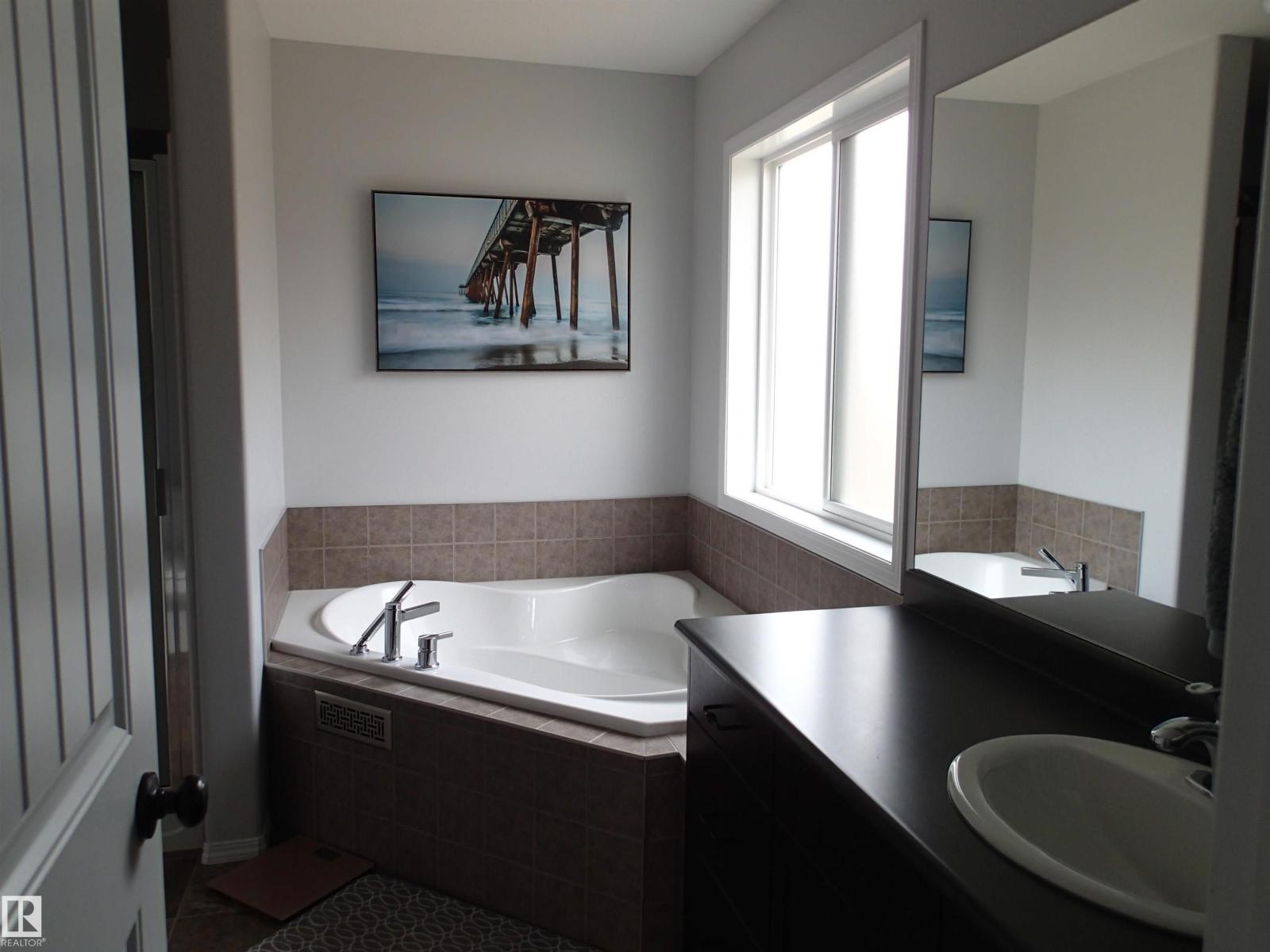 17348 8 AV SW — photo 18