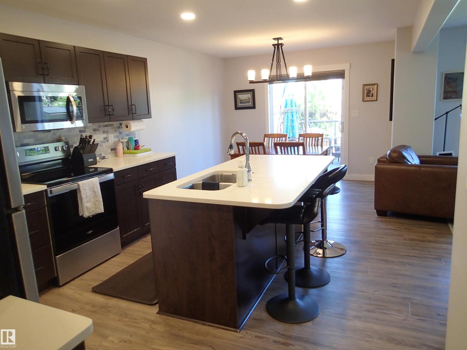 17348 8 AV SW — photo 9