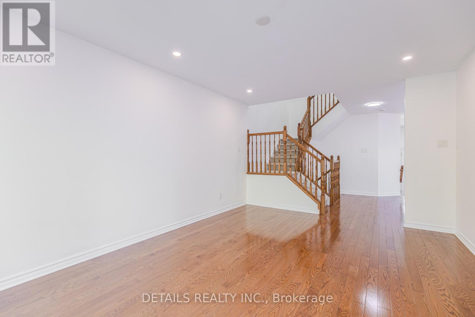 134 TACOM CIRCLE - 28