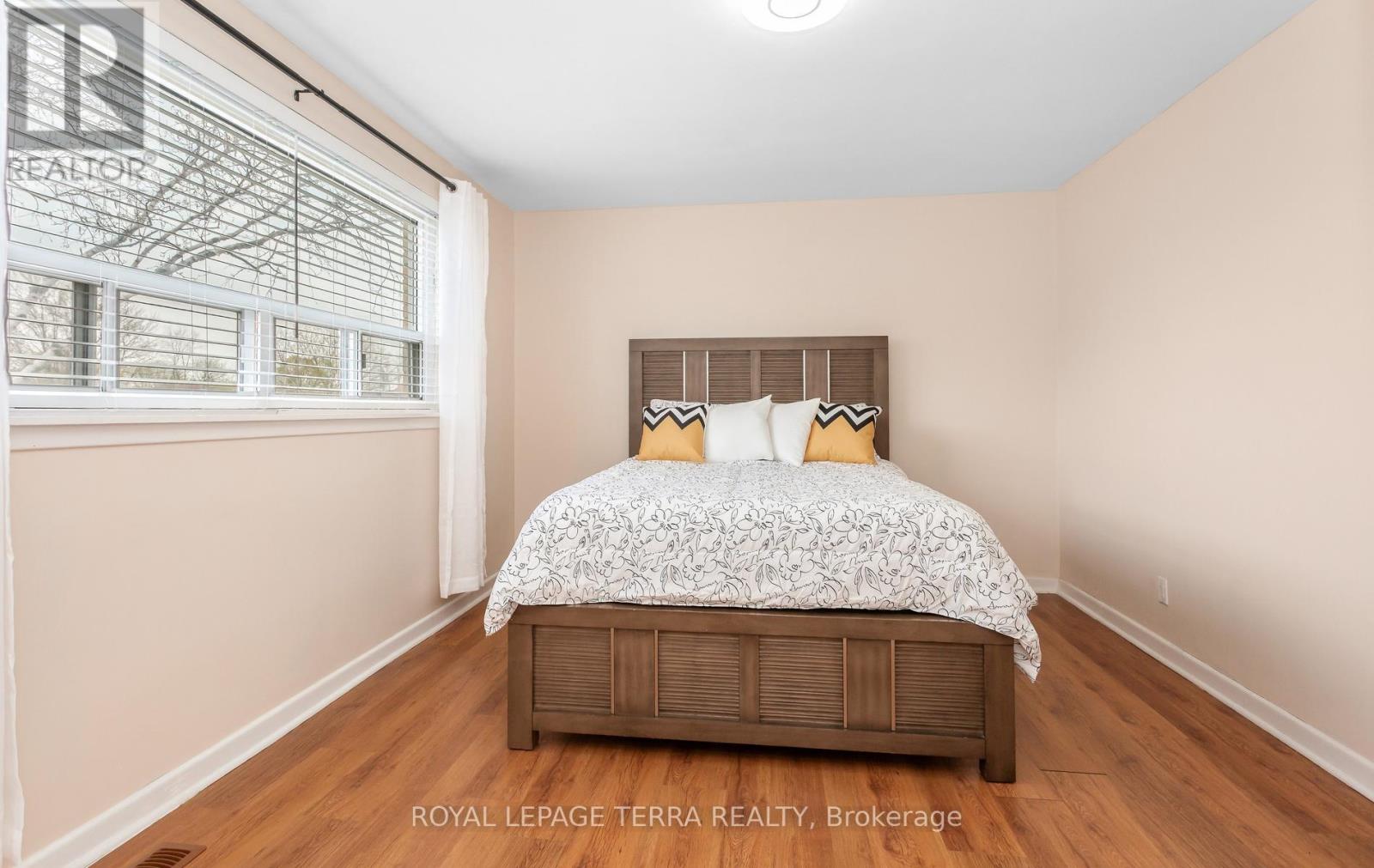 2475 BROOKHURST ROAD - 14