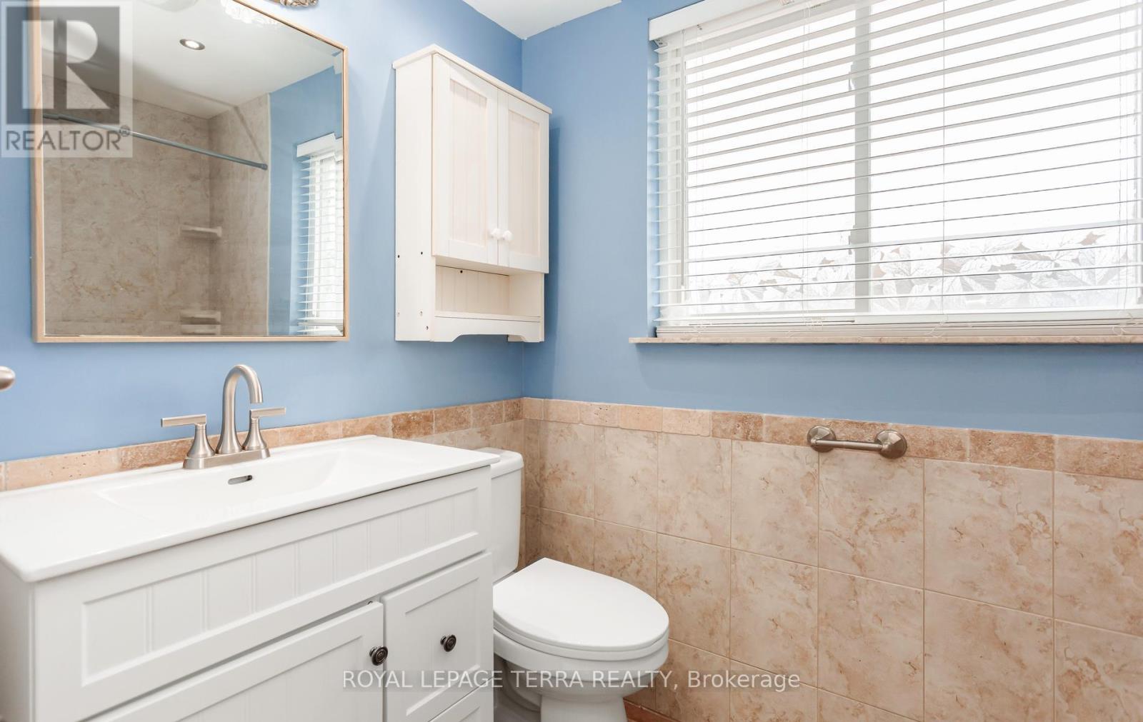 2475 BROOKHURST ROAD - 18