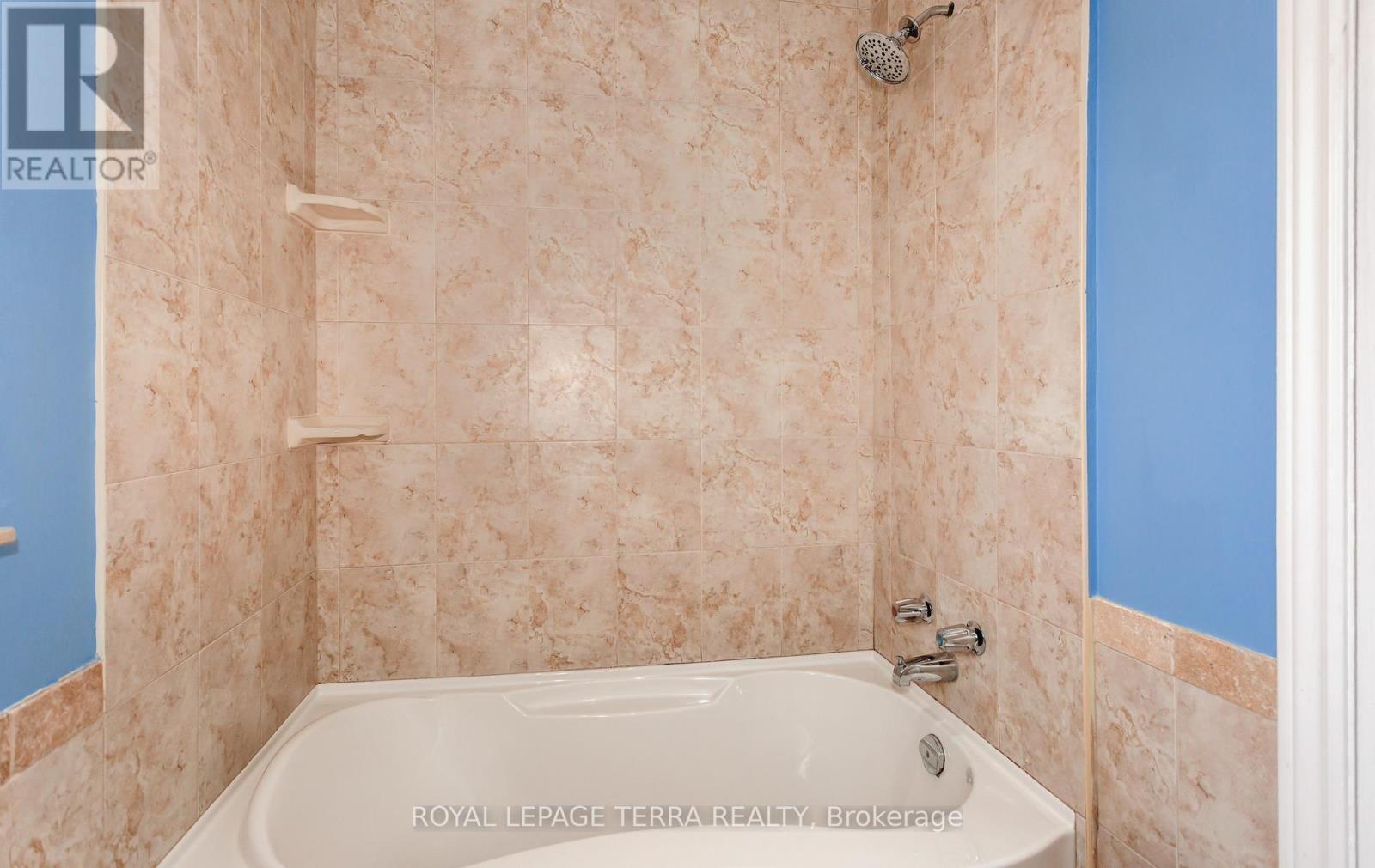 2475 BROOKHURST ROAD - 19