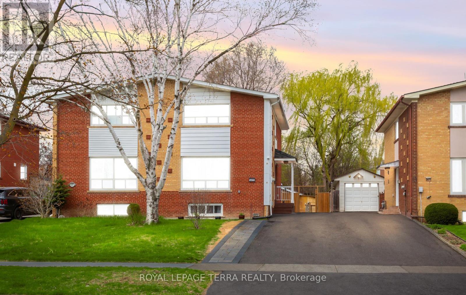2475 BROOKHURST ROAD - 2