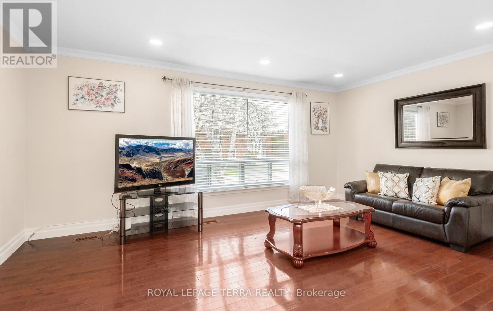 2475 BROOKHURST ROAD - 3