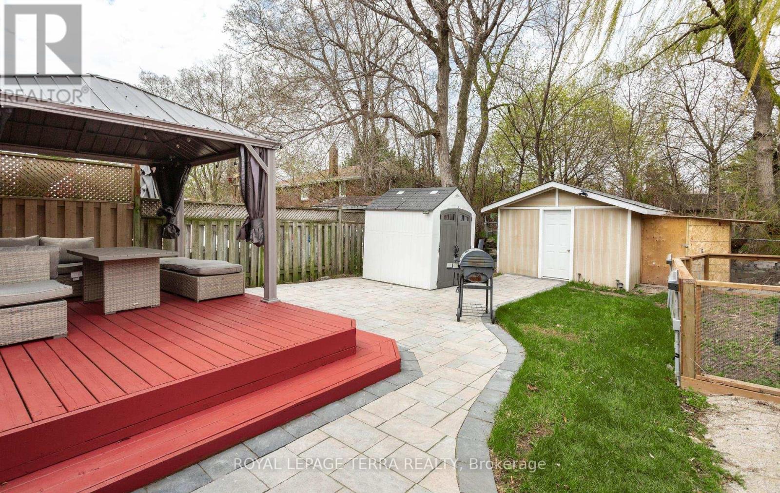 2475 BROOKHURST ROAD - 32