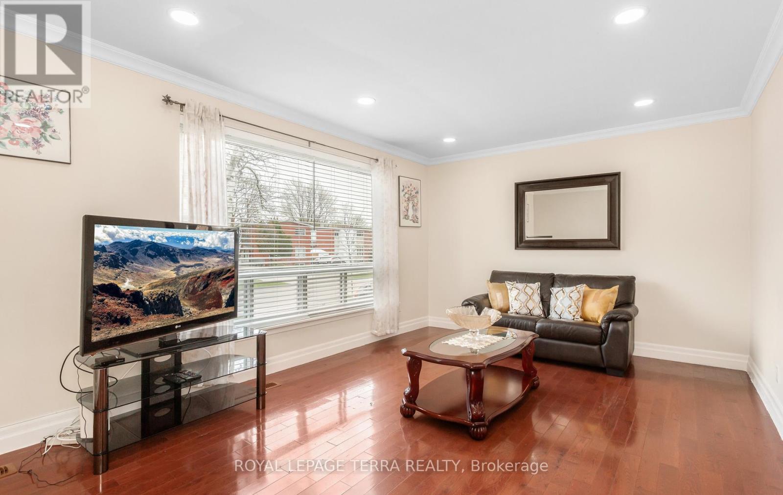 2475 BROOKHURST ROAD - 4