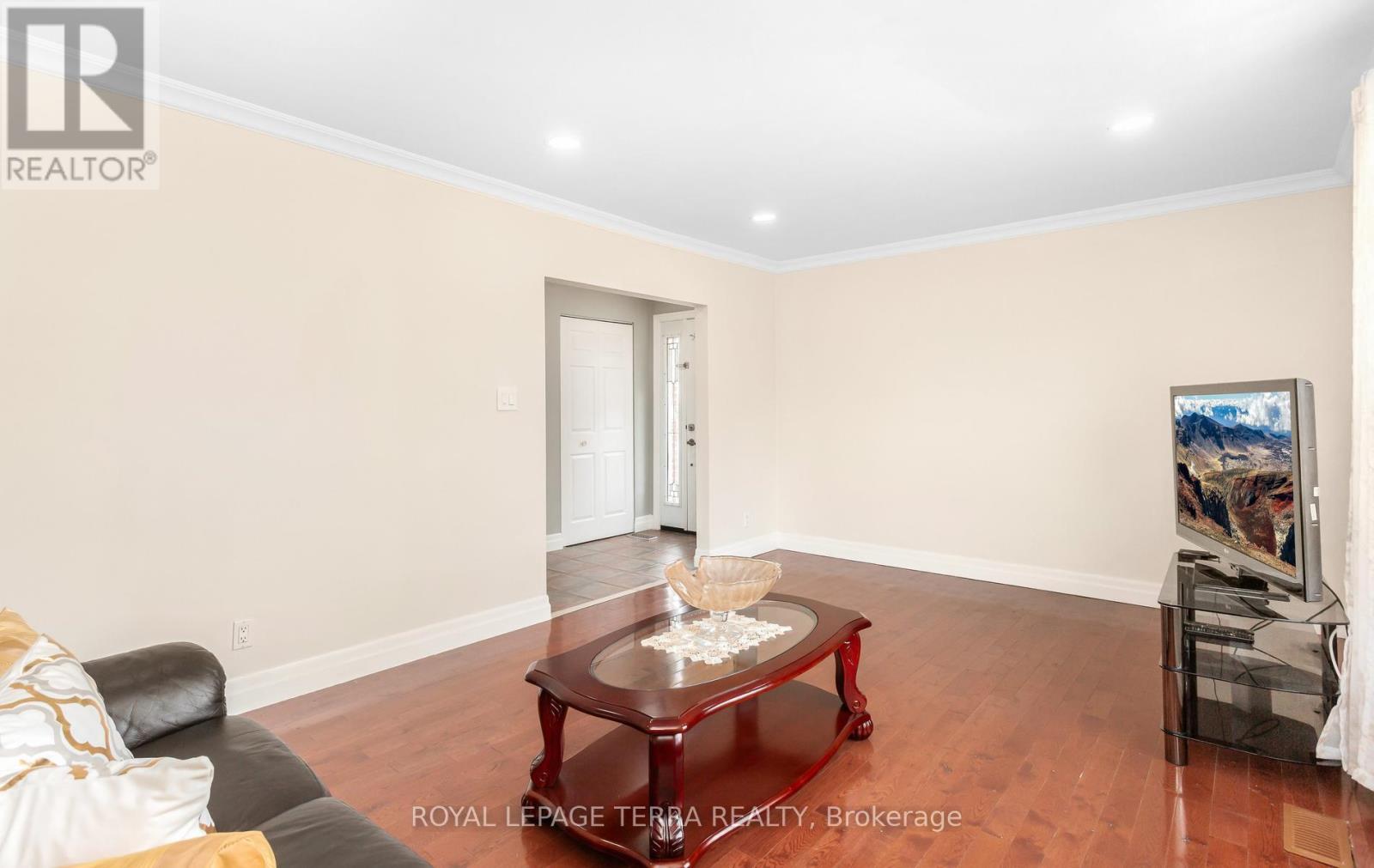 2475 BROOKHURST ROAD - 5