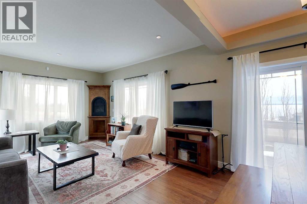 905 Southshore Drive W — photo 8