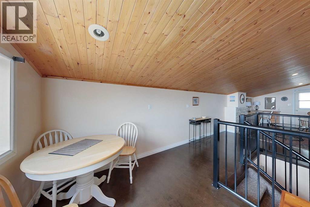 905 Southshore Drive W — photo 18
