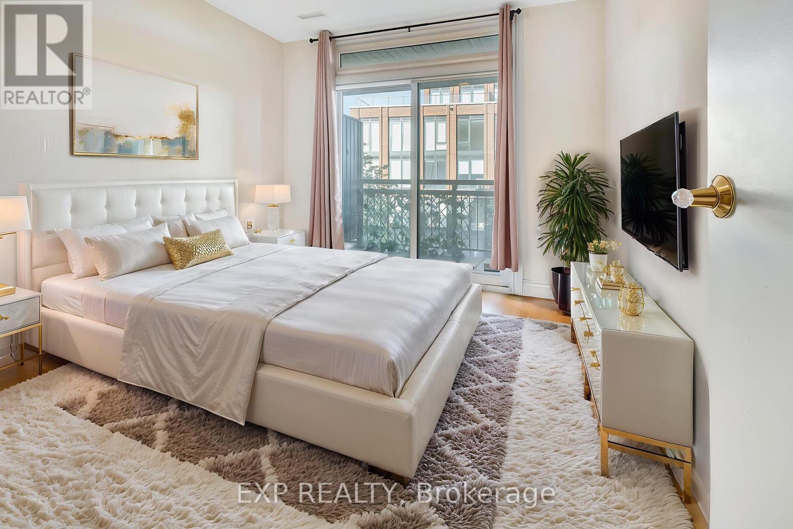 #10 323 WINONA AVENUE - 11