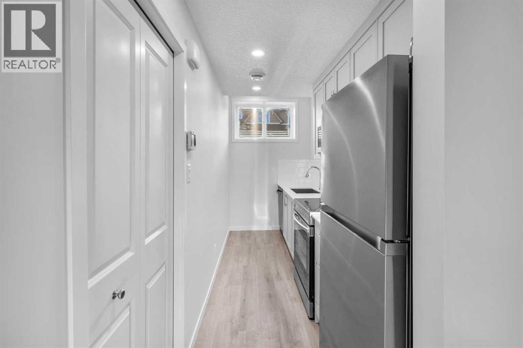 Note the window in the lower kitchen