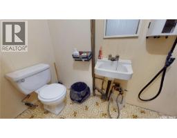33-35 Pacific Avenue, Maple Creek, SK S0N1N0 Photo 11
