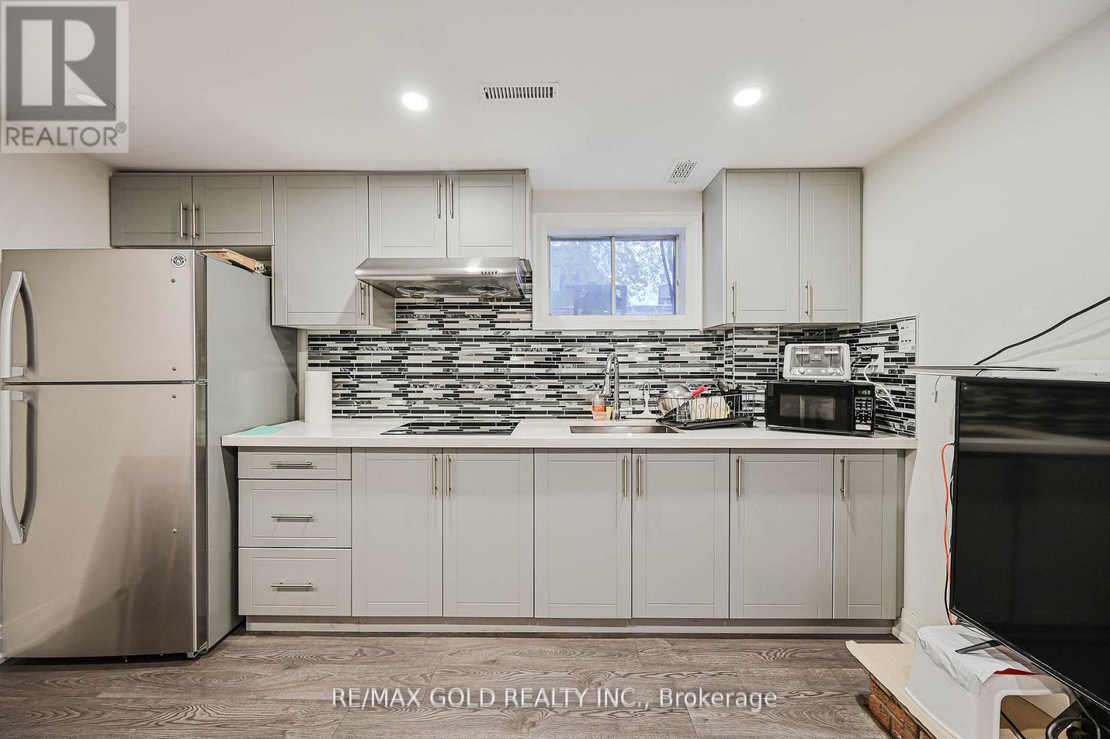 105 SKEGBY ROAD - 38