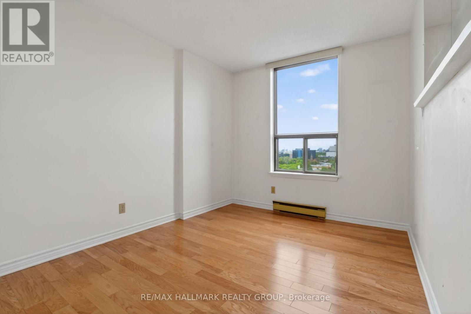 2 Bed, 2 Bath House for Sale in Ottawa – 1510 – 200 LAFONTAINE AVENUE, Ottawa – MLS# X13412018 - Image 28