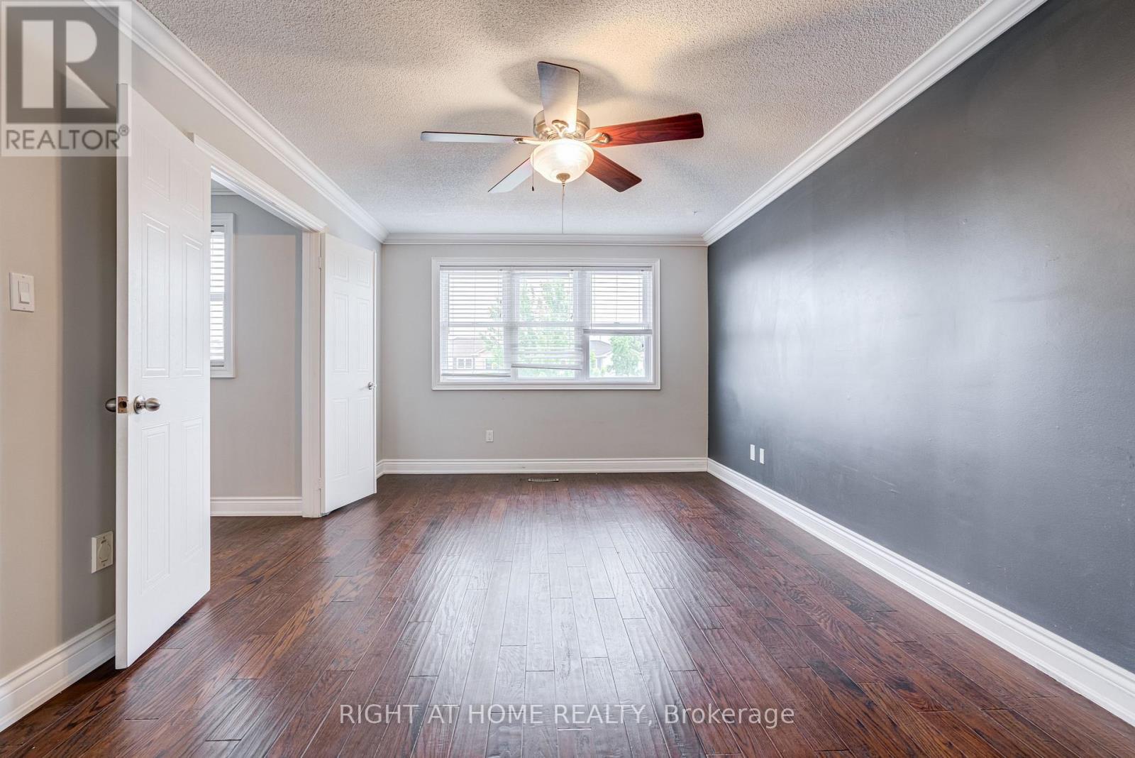 54 WOODSIDE COURT - 18