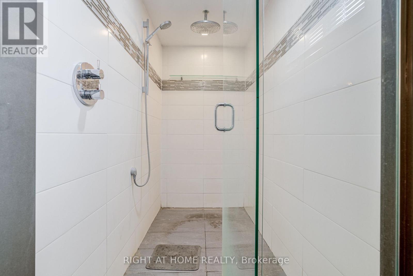 54 WOODSIDE COURT - 22