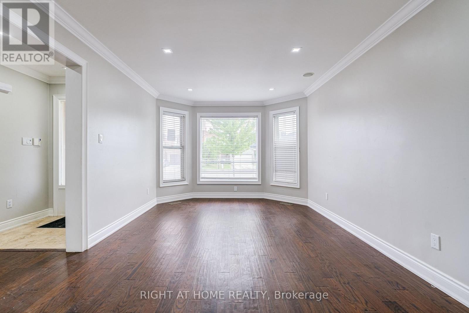 54 WOODSIDE COURT - 3