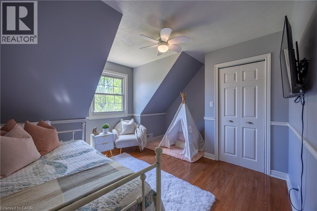 1 BOSTWICK Crescent - 22