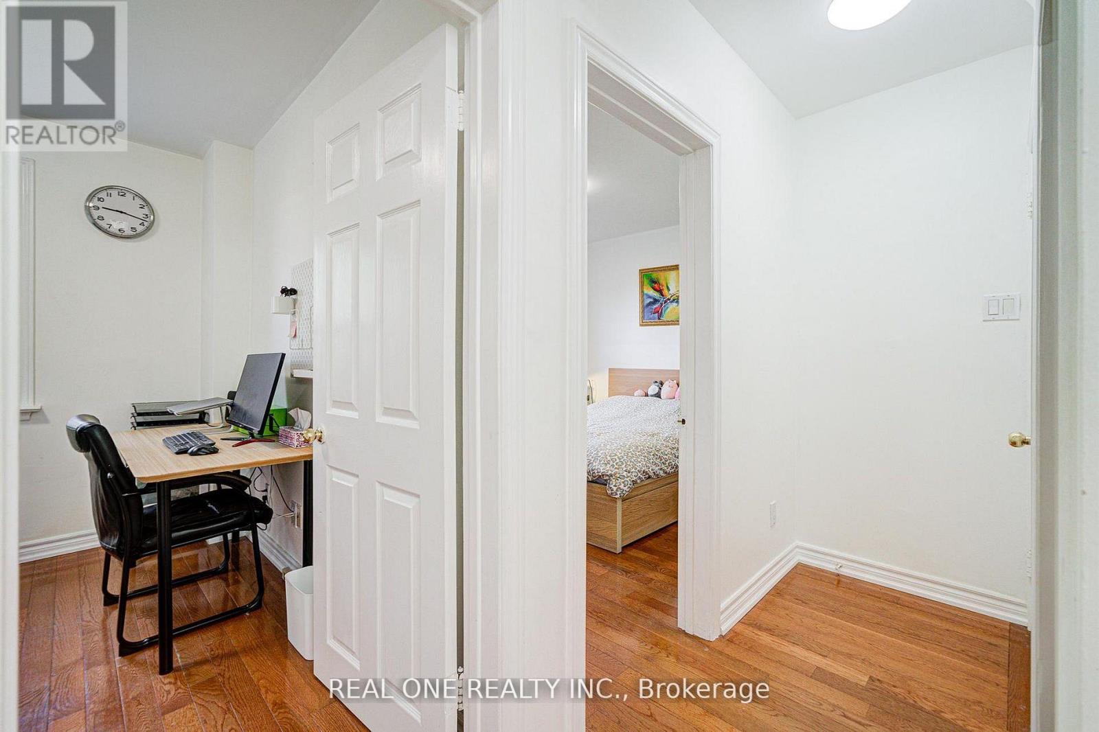 122 MARILAKE DRIVE - 22