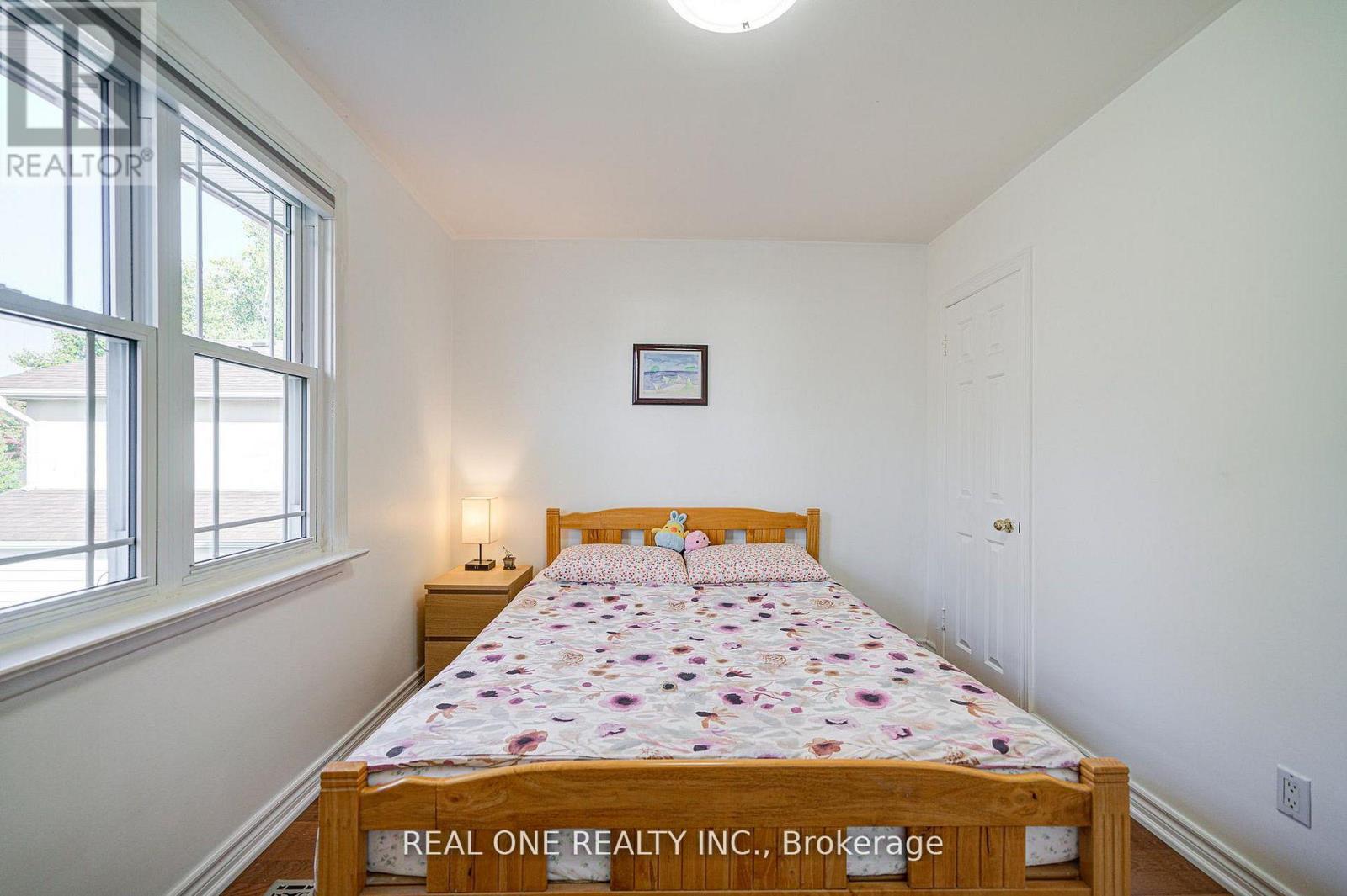 122 MARILAKE DRIVE - 33